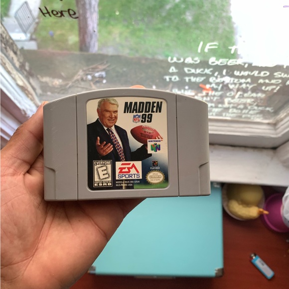 Madden 99 - Picture 1 of 2